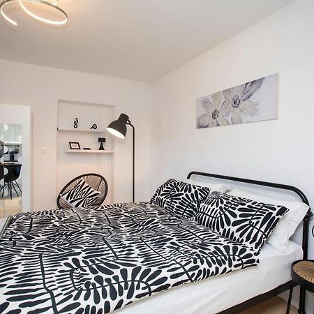 Studio Apartment Mia Rabac Eksteriør billede